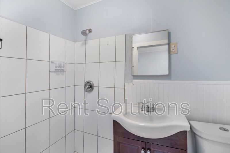 Charming 2 Bed, 2 Bath Newly Remodeled Home Corner Lot in St. Pete! property image