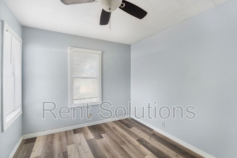 Charming 2 Bed, 2 Bath Newly Remodeled Home Corner Lot in St. Pete! property image