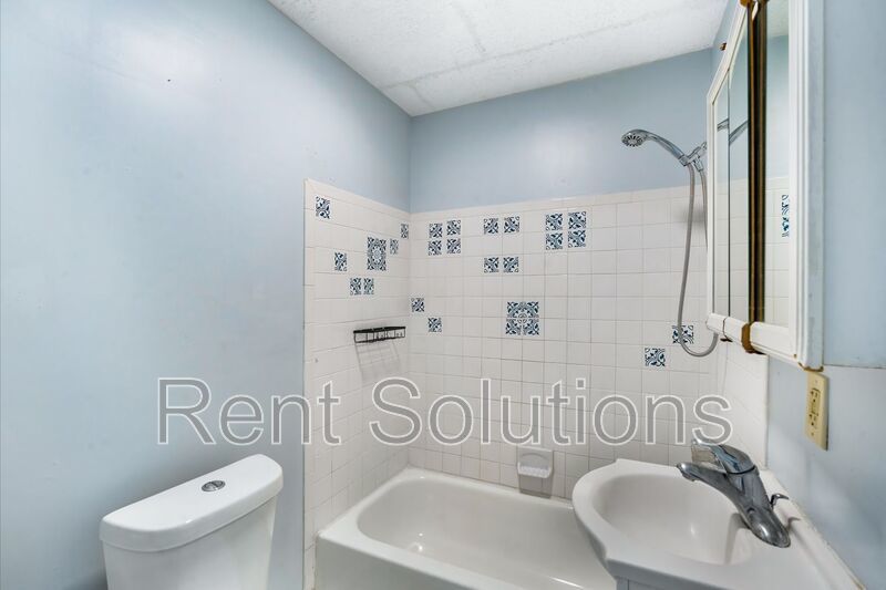 Charming 2 Bed, 2 Bath Newly Remodeled Home Corner Lot in St. Pete! property image