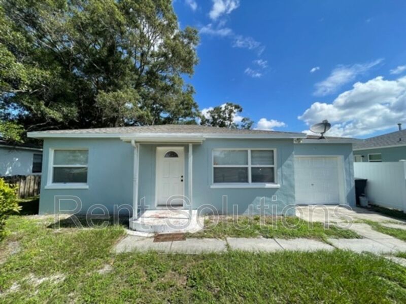 Beautifully 2 Bedroom 1 Bath Home in Sunny St Petersburg! property image