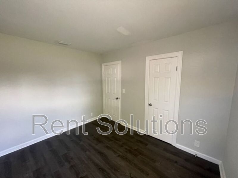 Beautifully 2 Bedroom 1 Bath Home in Sunny St Petersburg! property image
