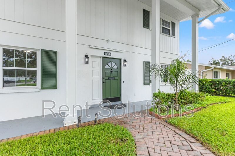 Turn-key Luxury Waterfront Living in Patrician Point! property image
