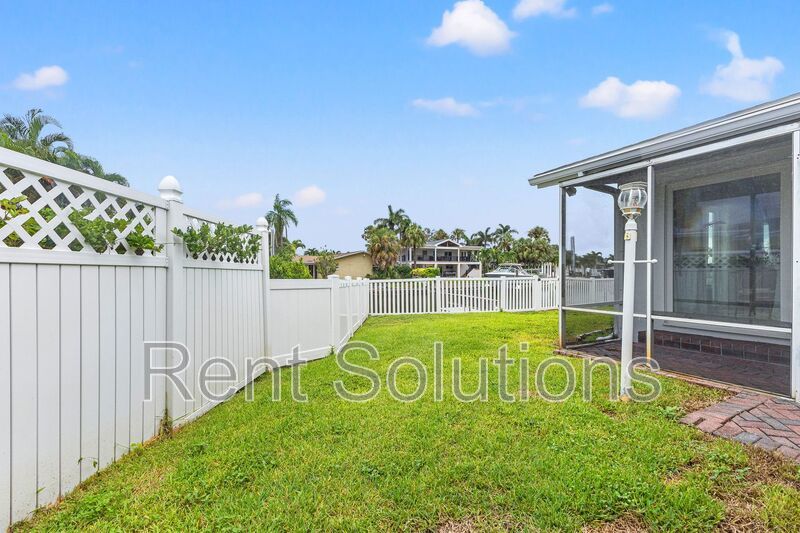 Turn-key Luxury Waterfront Living in Patrician Point! property image