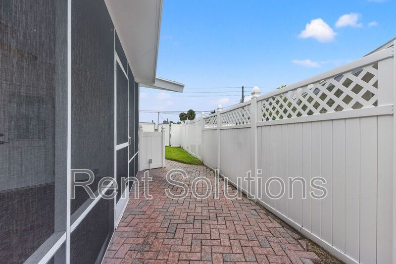 Turn-key Luxury Waterfront Living in Patrician Point! property image