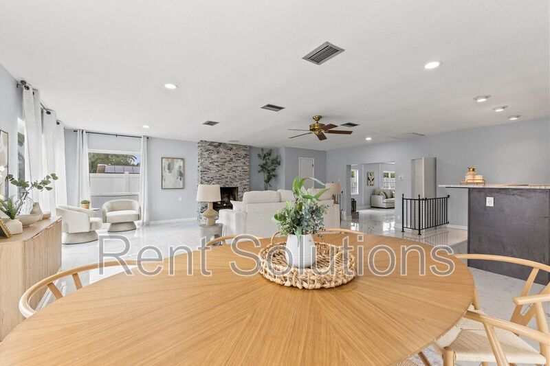 Turn-key Luxury Waterfront Living in Patrician Point! property image