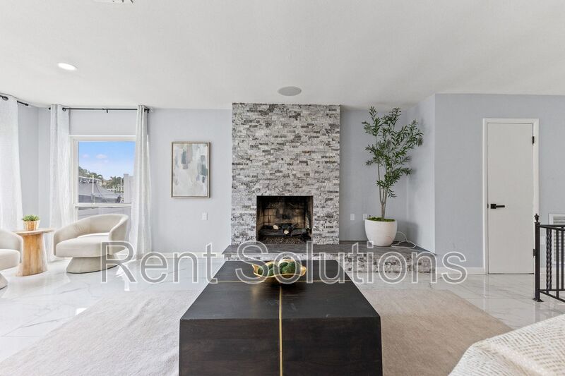 Turn-key Luxury Waterfront Living in Patrician Point! property image