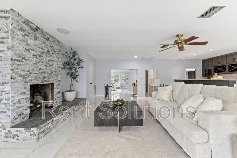 Turn-key Luxury Waterfront Living in Patrician Point! property image