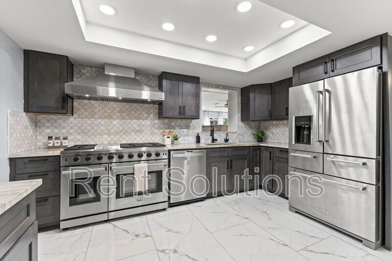 Turn-key Luxury Waterfront Living in Patrician Point! property image