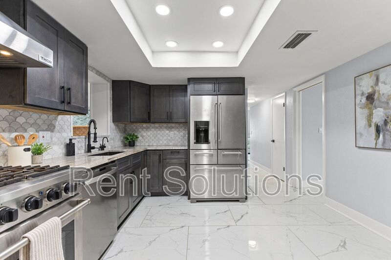 Turn-key Luxury Waterfront Living in Patrician Point! property image