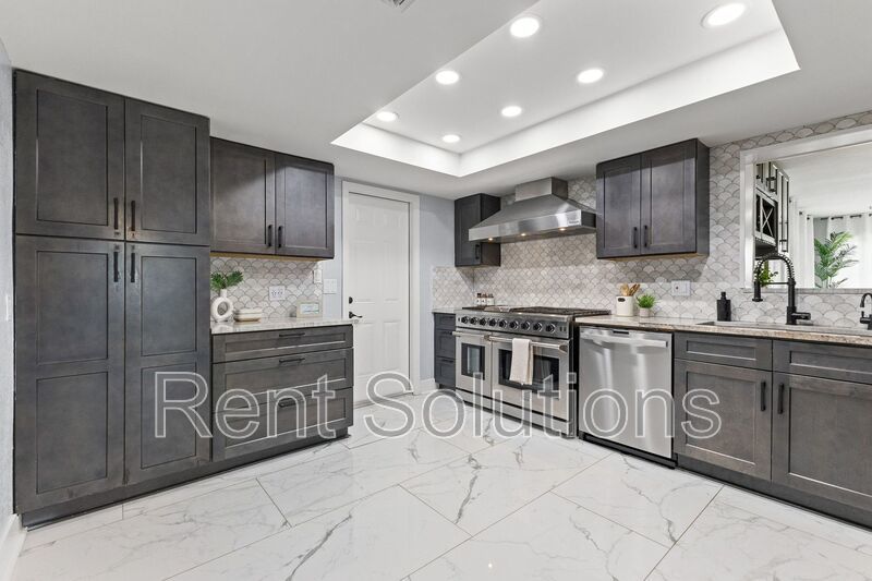 Turn-key Luxury Waterfront Living in Patrician Point! property image