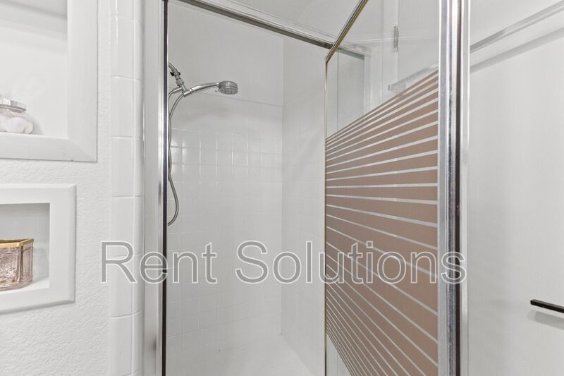 Turn-key Luxury Waterfront Living in Patrician Point! property image