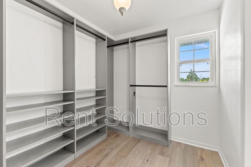 Turn-key Luxury Waterfront Living in Patrician Point! property image