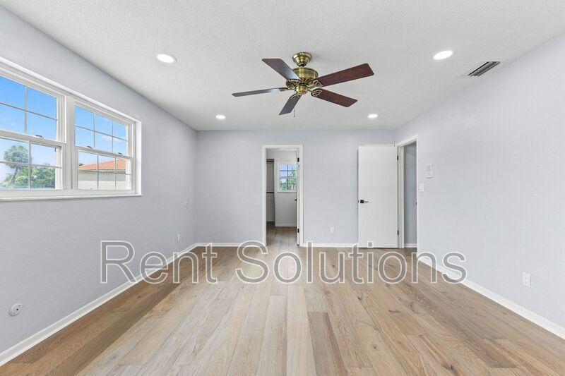 Turn-key Luxury Waterfront Living in Patrician Point! property image