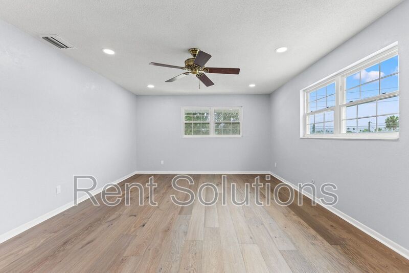 Turn-key Luxury Waterfront Living in Patrician Point! property image