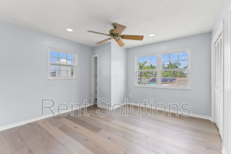 Turn-key Luxury Waterfront Living in Patrician Point! property image