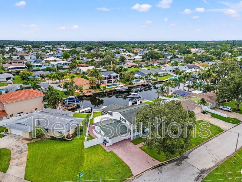 Turn-key Luxury Waterfront Living in Patrician Point! property image