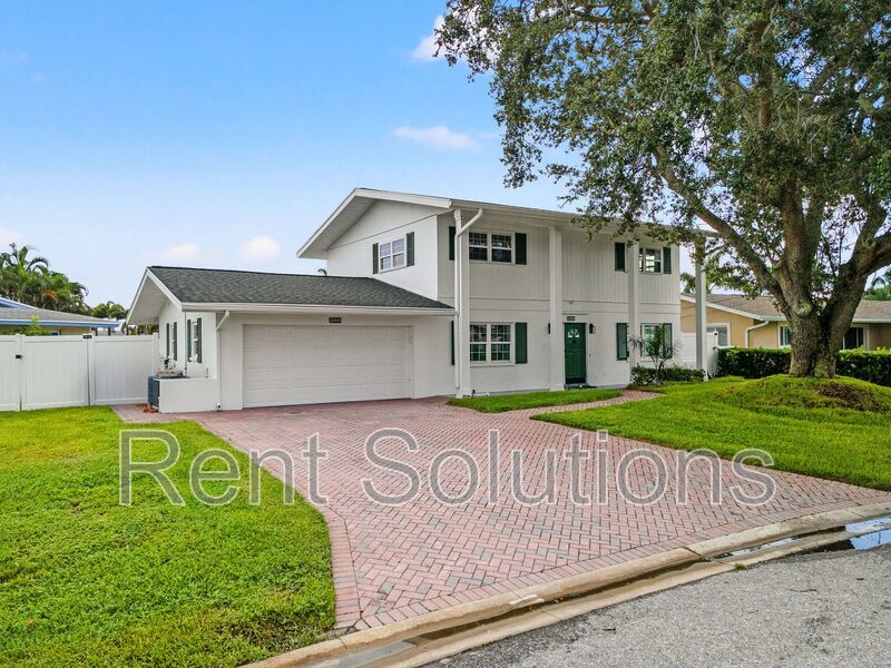 Turn-key Luxury Waterfront Living in Patrician Point! property image