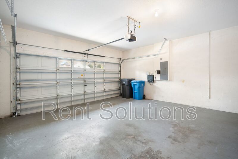 Beautiful 3-Bedroom, 2-Bathroom Home with Garage and Fenced Yard – Move-In Ready! property image