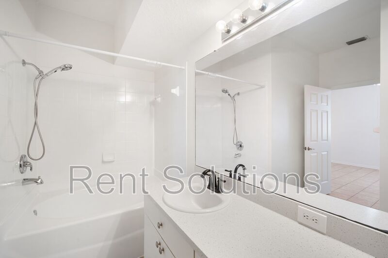 Beautiful 3-Bedroom, 2-Bathroom Home with Garage and Fenced Yard – Move-In Ready! property image