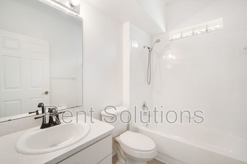 Beautiful 3-Bedroom, 2-Bathroom Home with Garage and Fenced Yard – Move-In Ready! property image