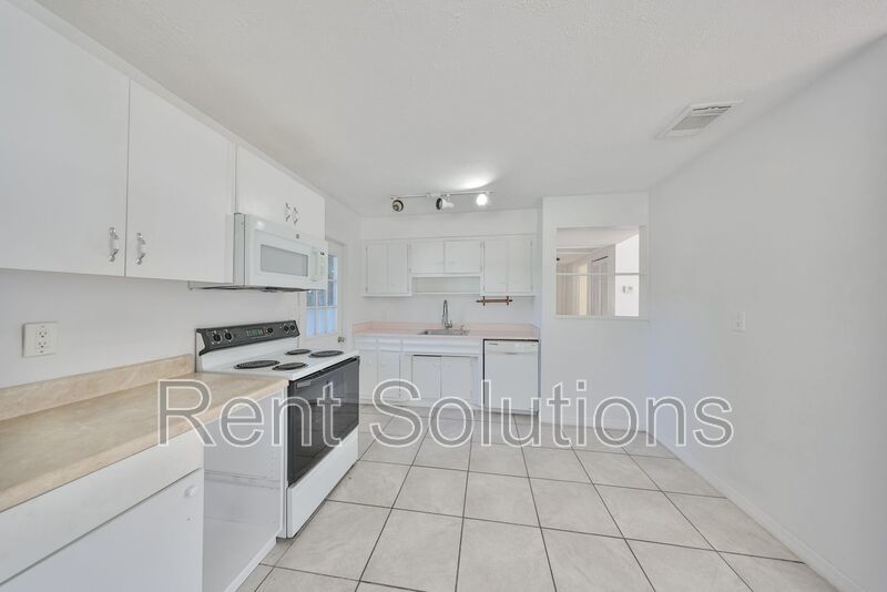 Charming Home in North St Pete! property image