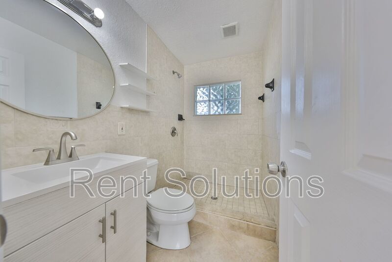 Charming Home in North St Pete! property image
