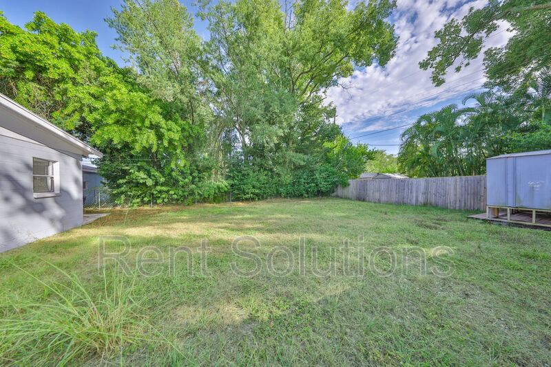 Charming Home in North St Pete! property image