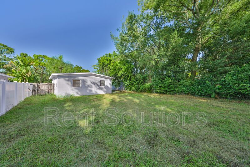 Charming Home in North St Pete! property image