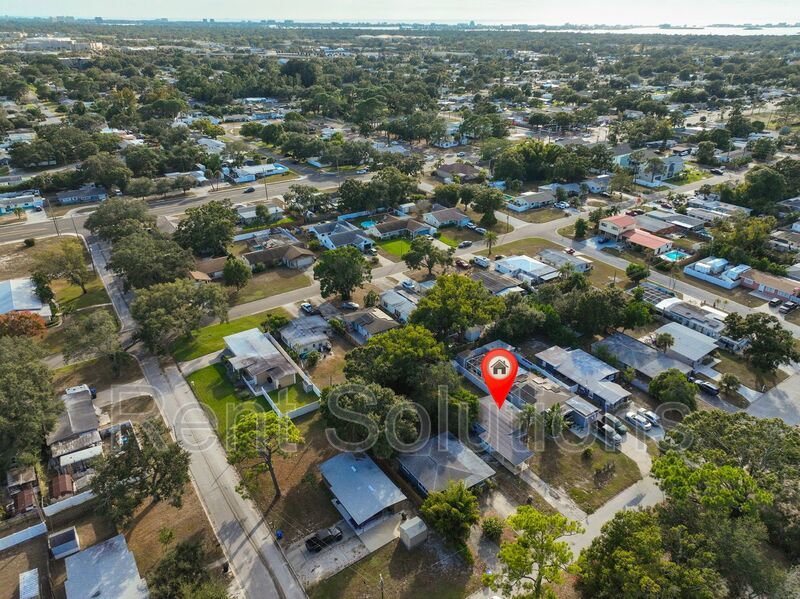 Charming Home in North St Pete! property image