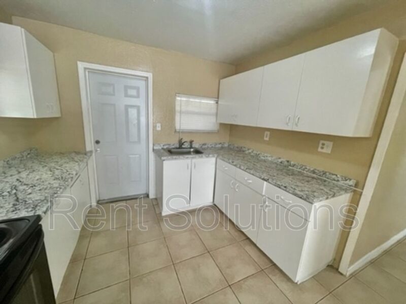 Newly Remodeled 3 Bedroom/1 Bath with Huge Yard property image
