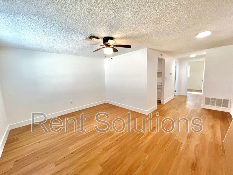 Adorable Fully Renovated 2BD/1BTH Villa in 55+ Community property image