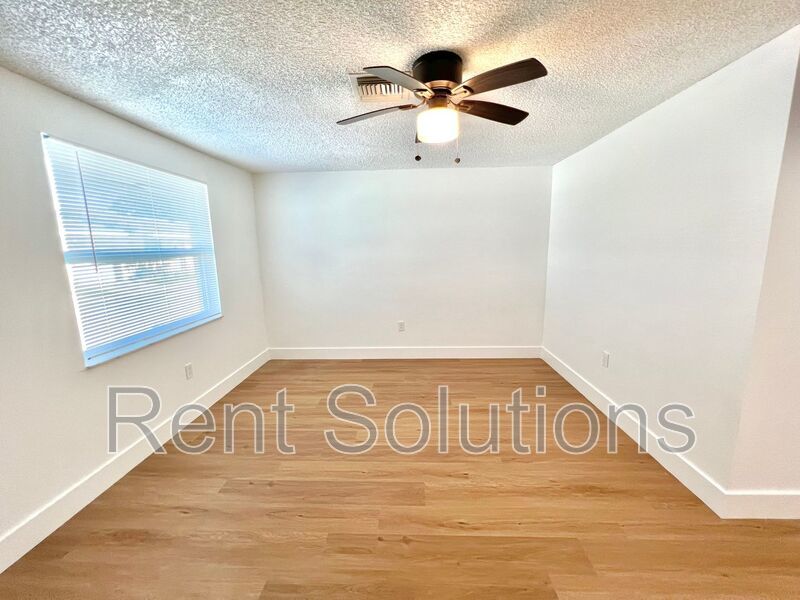 Adorable Fully Renovated 2BD/1BTH Villa in 55+ Community property image