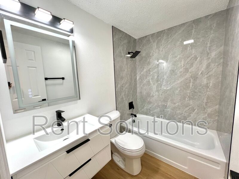 Adorable Fully Renovated 2BD/1BTH Villa in 55+ Community property image