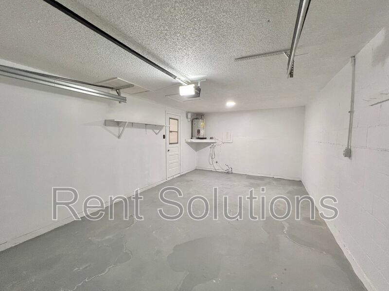 Adorable Fully Renovated 2BD/1BTH Villa in 55+ Community property image