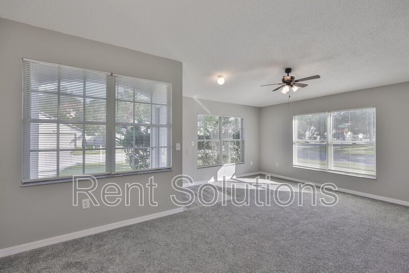 Beautiful 3 Bedroom 2 Bathroom Home! property image