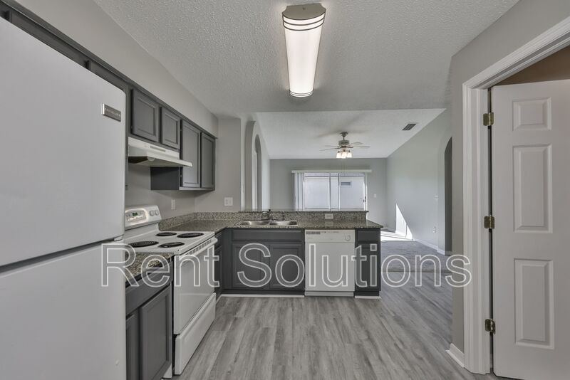 Beautiful 3 Bedroom 2 Bathroom Home! property image