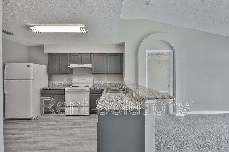 Beautiful 3 Bedroom 2 Bathroom Home! property image