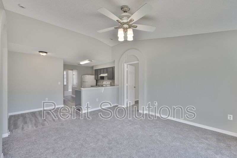 Beautiful 3 Bedroom 2 Bathroom Home! property image