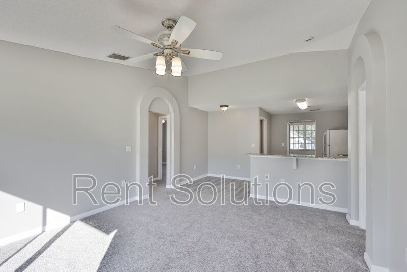 Beautiful 3 Bedroom 2 Bathroom Home! property image