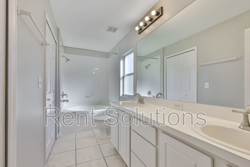 Beautiful 3 Bedroom 2 Bathroom Home! property image