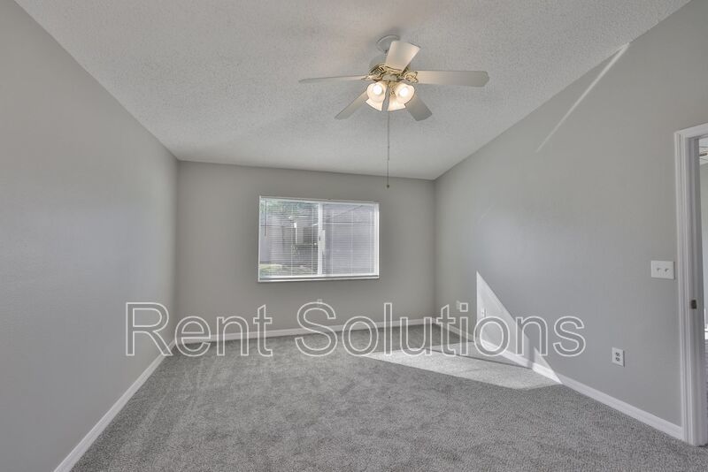 Beautiful 3 Bedroom 2 Bathroom Home! property image