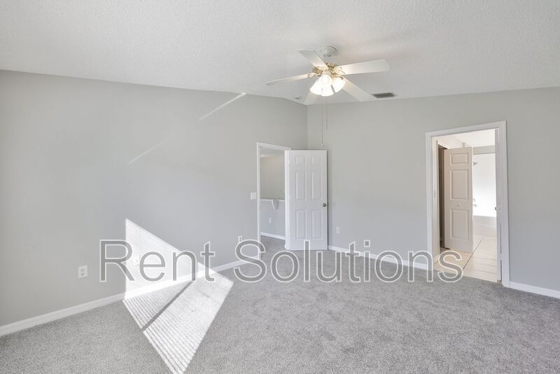 Beautiful 3 Bedroom 2 Bathroom Home! property image