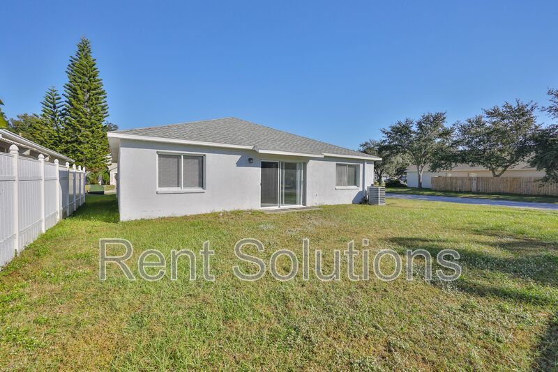 Beautiful 3 Bedroom 2 Bathroom Home! property image