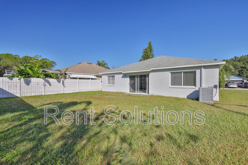 Beautiful 3 Bedroom 2 Bathroom Home! property image