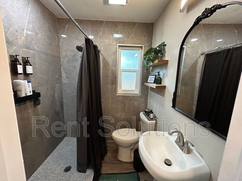 Stunning Fully Remodeled 3BR/2BA Clearwater Home with Oversized Garage! property image