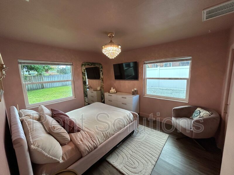 Stunning Fully Remodeled 3BR/2BA Clearwater Home with Oversized Garage! property image