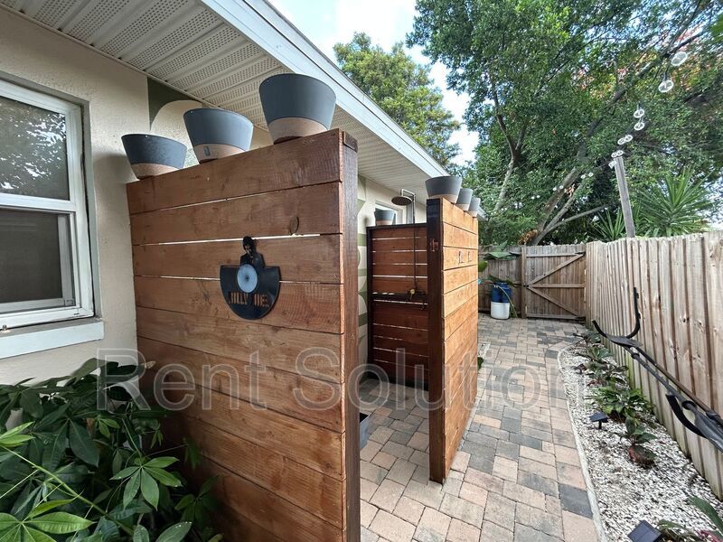 Stunning Fully Remodeled 3BR/2BA Clearwater Home with Oversized Garage! property image