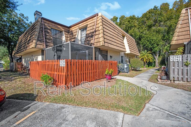 Large 3BR/2.5BA Townhouse property image