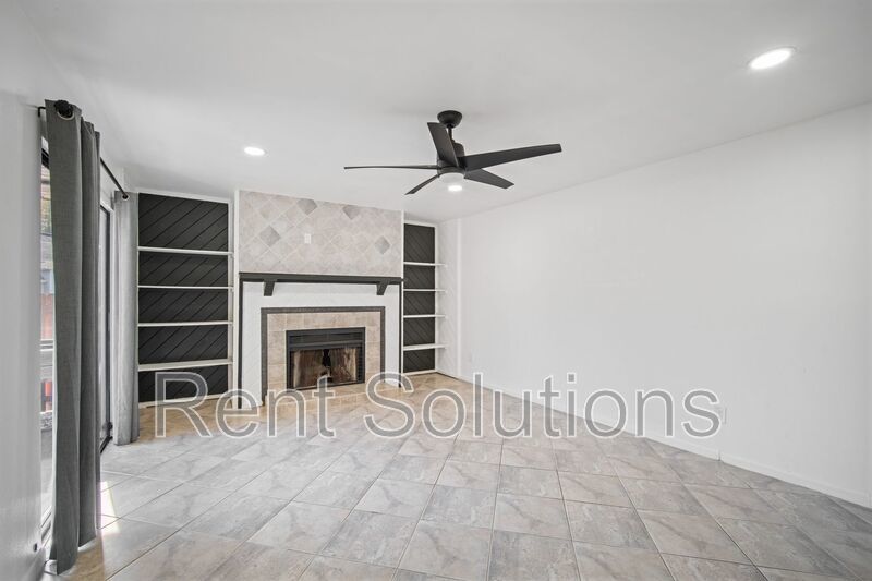 Large 3BR/2.5BA Townhouse property image