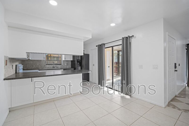 Large 3BR/2.5BA Townhouse property image